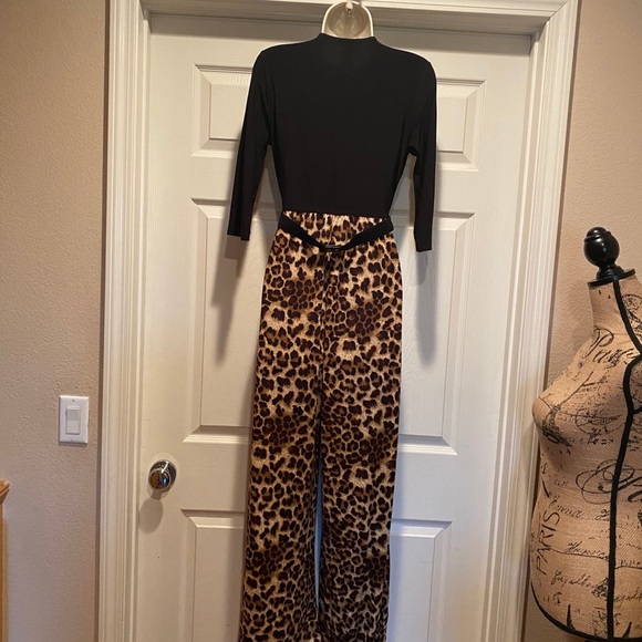 Black and leopard jumpsuit. - Picture 4 of 6